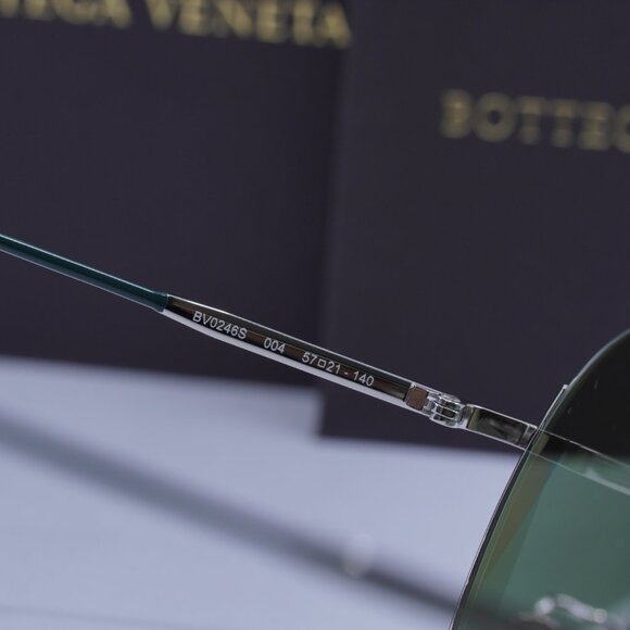 Bottega Veneta BV0246S 004 Round Sunglasses - Silver \\ Green main image 5